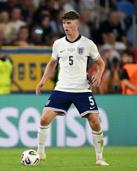 乐鱼体育比分-罗马诺：图卢兹拒绝布莱顿、狼堡的报价 希望留克雷斯韦尔至夏天